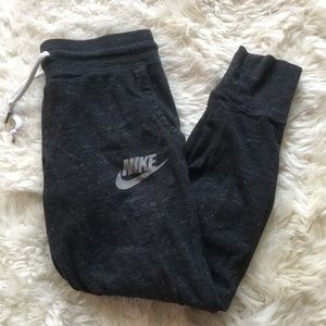 Nike Cropped Jogger Sweatpants